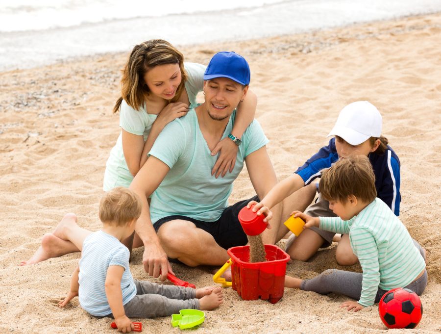 Patchworkfamilie am Strand